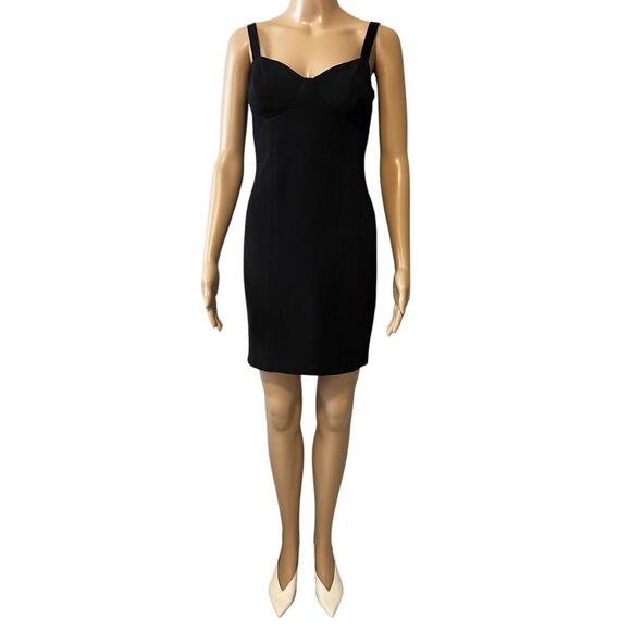 Chic Black Bodycon Dress with Pink Zipper Detail - Picture 1 of 6